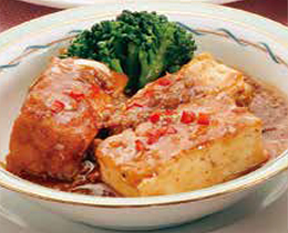 揚げ豆腐の辛子煮込み